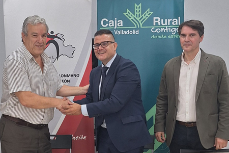 Agustín Alonso, presidente de la Federación; Javier Diago, jefe de zona en Valladolid