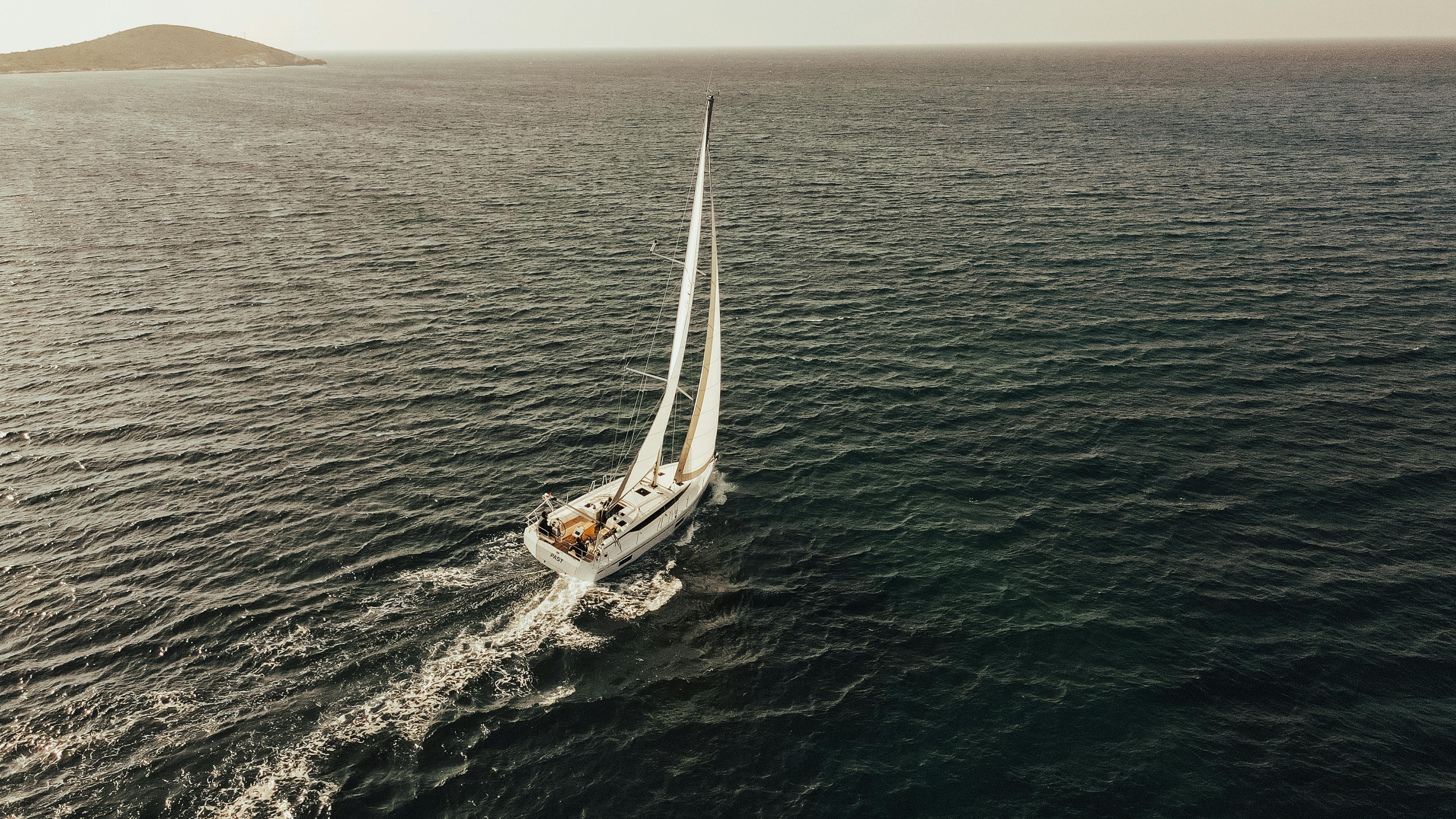 velero navegando