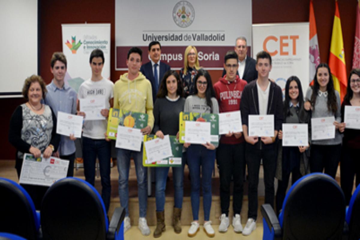 Acto de entrega de los premios de la olimpiada de economía