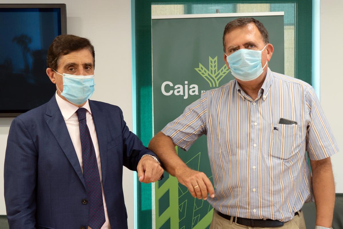 Firma del convenio entre Caja Rural de Soria y la Dirección provincial de educación