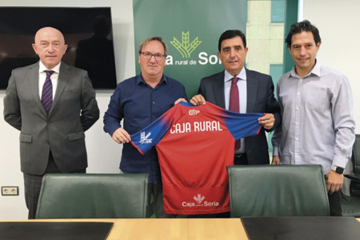 Dirección y Presidencia de Caja Rural de Soria junto al CD Numancia 