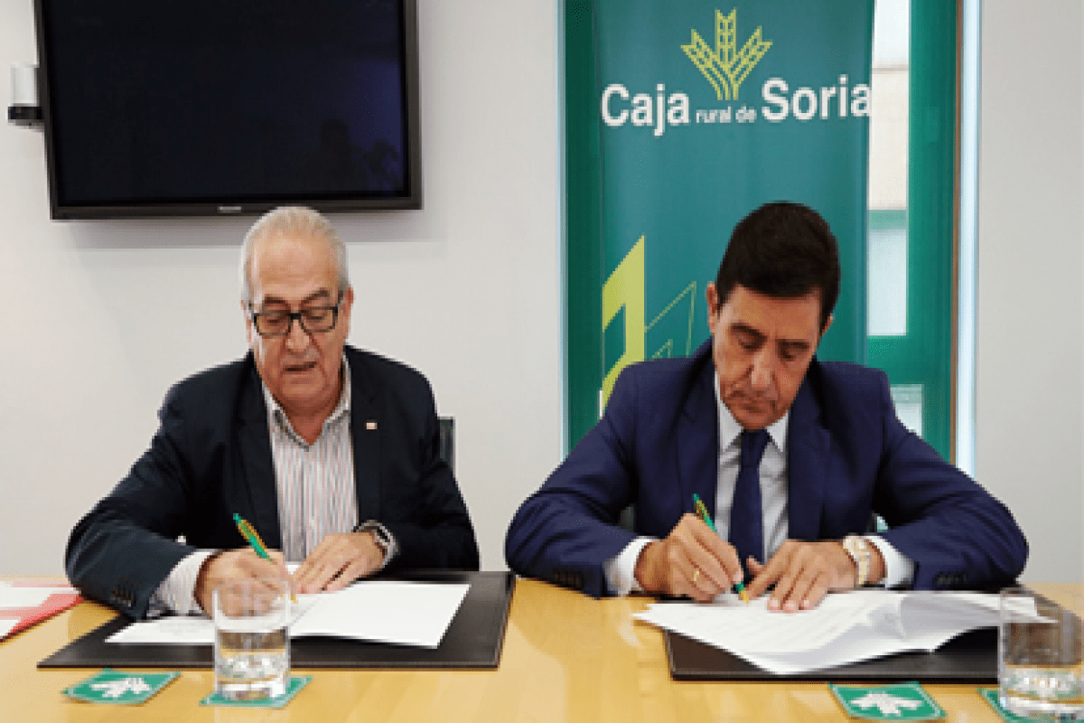 Carlos Martínez, presidente de Caja Rural y Modesto Fernández, presidente de Cruz Roja en Soria.