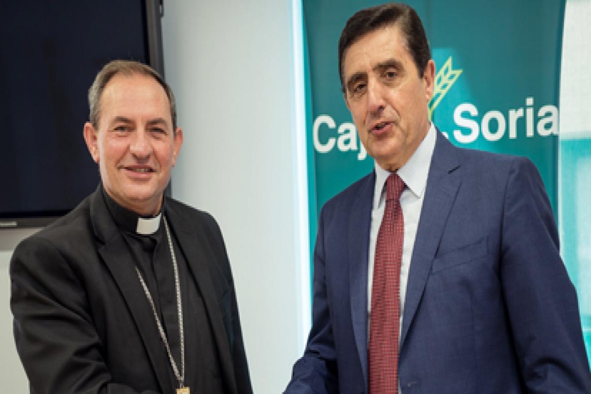 Firma del convenio entre Caja Rural de Soria y el obispado de Osma-Soria