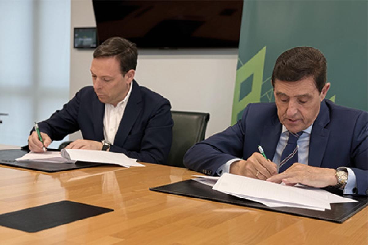 Carlos Martínez Izquierdo (CRS) y Gonzalo Irigoyen (CD Calasanz) firman el convenio
