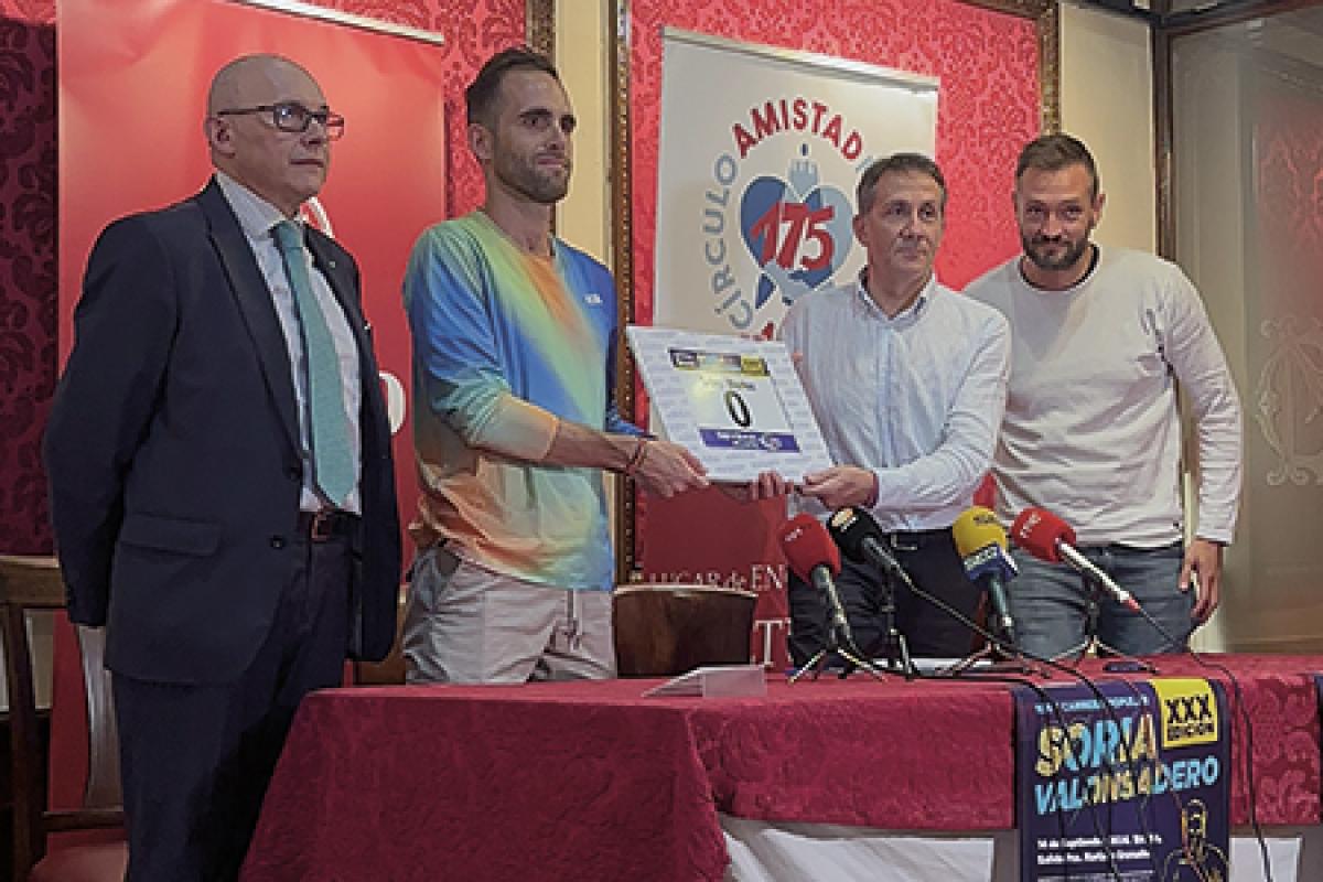 Soria Valonsadero los integrantes del Club Puente del Canto (organizadores del evento) estuvo presente Juan Antonio Tierno, responsable de Instituciones de Caja Rural de Soria.