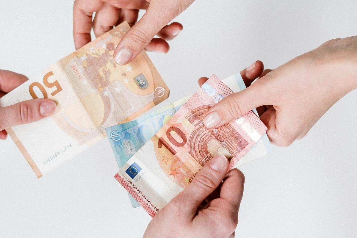 Finanzas en pareja: gestiona el dinero sin perder autonomía Finanzas en pareja: gestiona el dinero sin perder autonomía